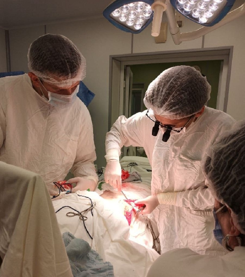 Микрохирурги 8 отделения травматологии провели сложнейшую уникальную операци